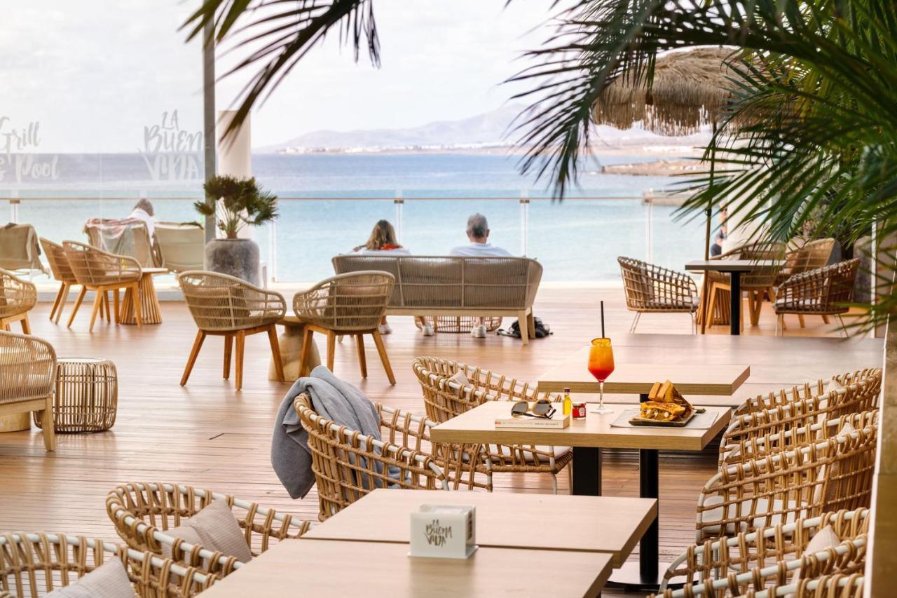 Arrecife Gran Hotel & Spa Exterior foto The beach bar at the hotel