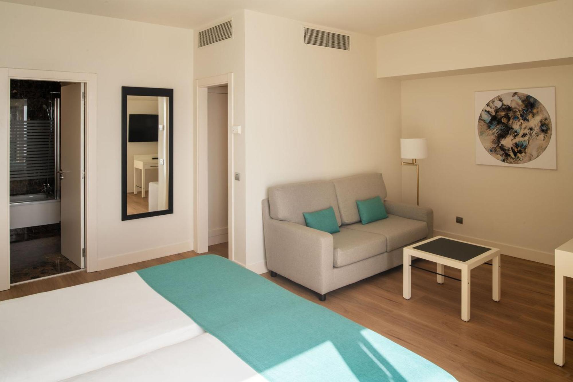 Arrecife Gran Hotel & Spa Exterior foto A room at the hotel