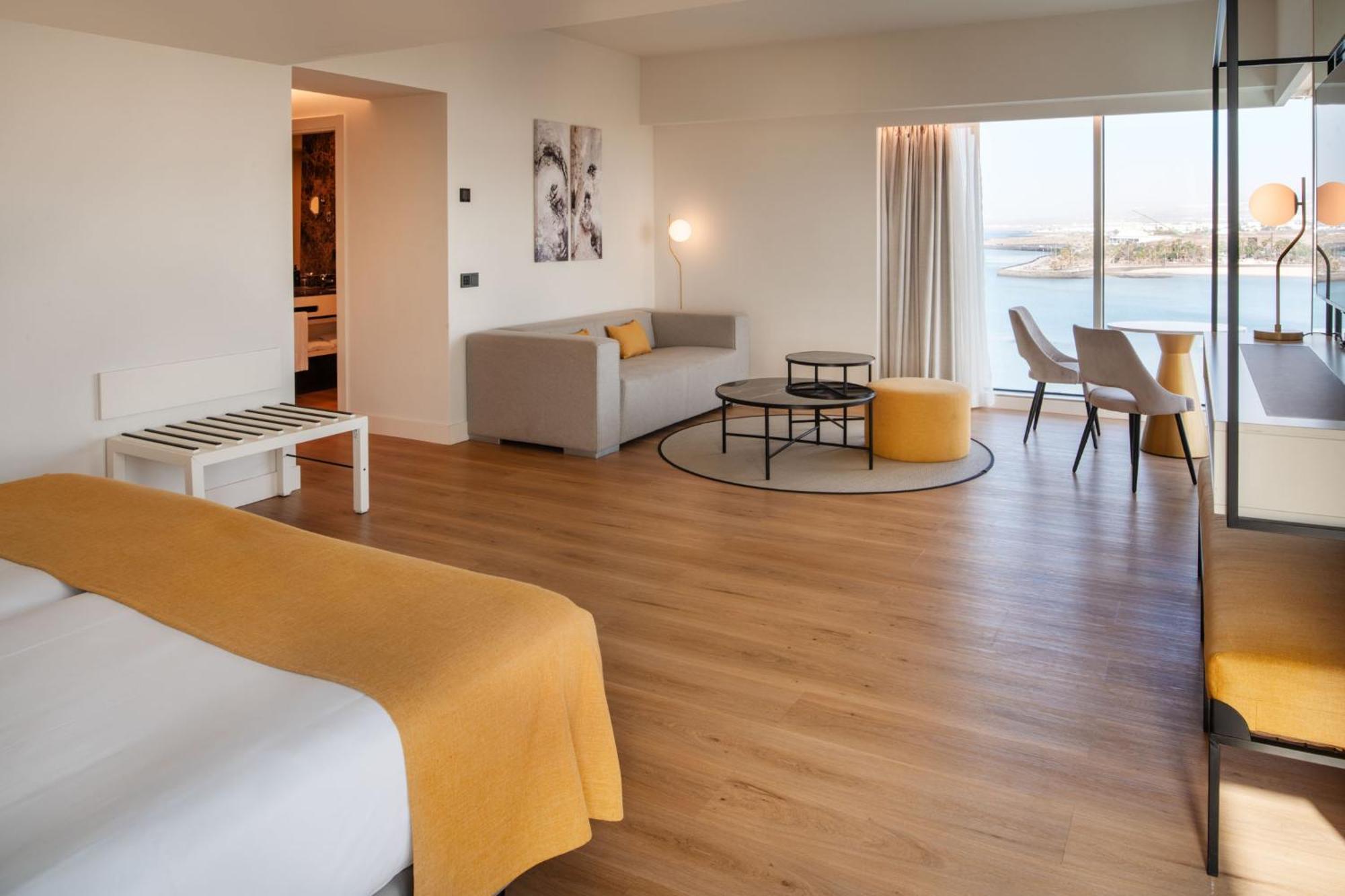 Arrecife Gran Hotel & Spa Exterior foto A room at the hotel