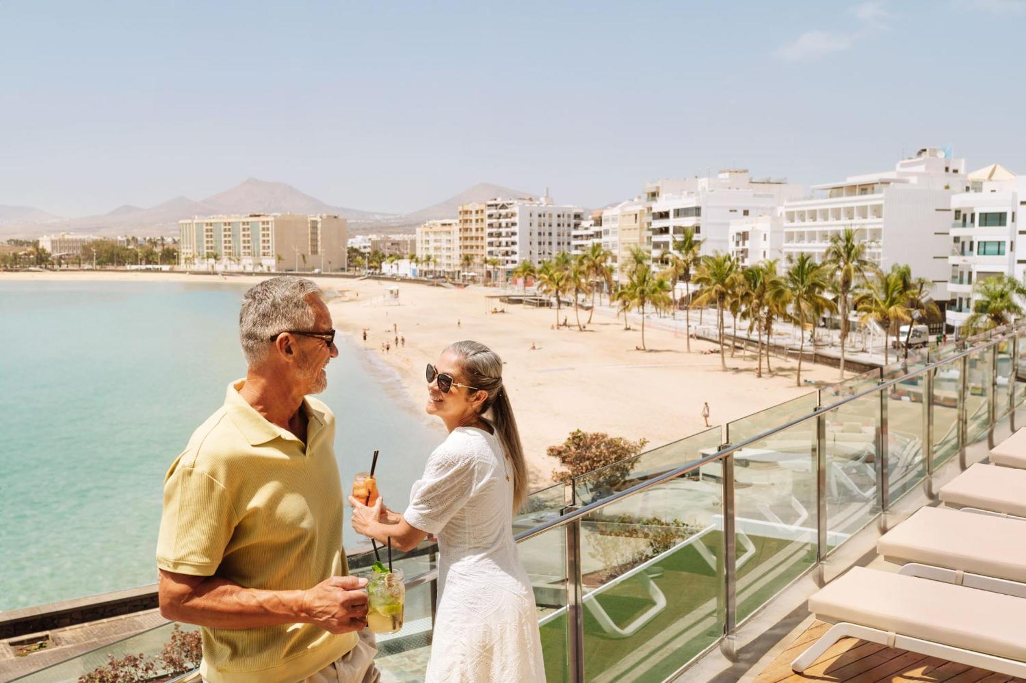Arrecife Gran Hotel & Spa Exterior foto Tourists on Fuerteventura